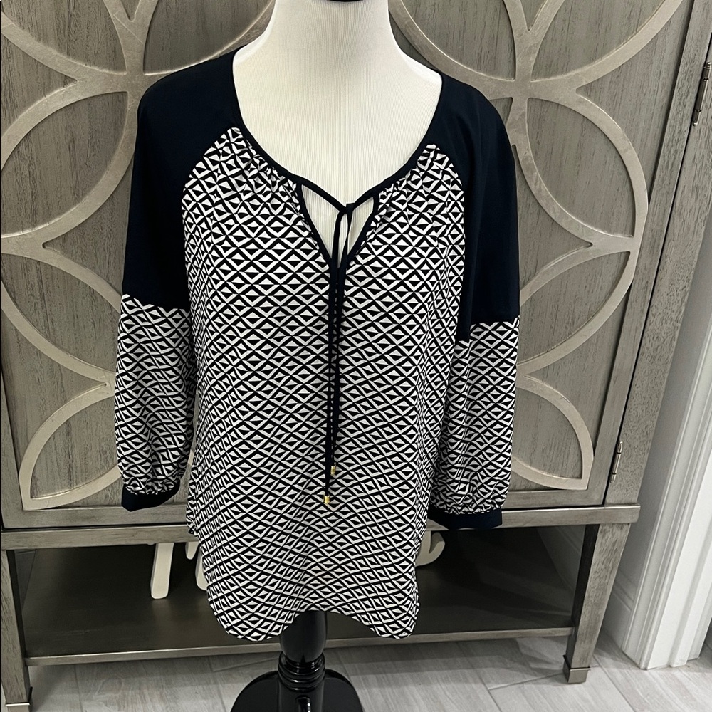 Black and White Geometric Blouse